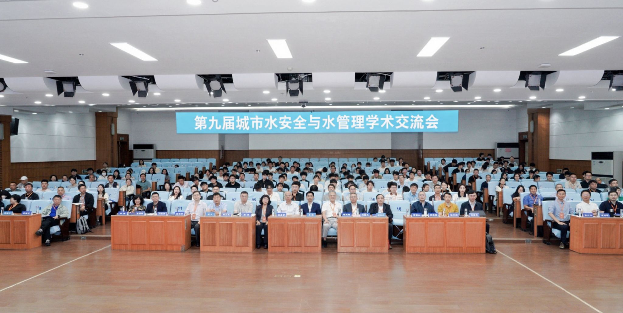 1.合影.jpg